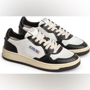 AUTRY Leather Medalist Low-Top Sneakers, 39